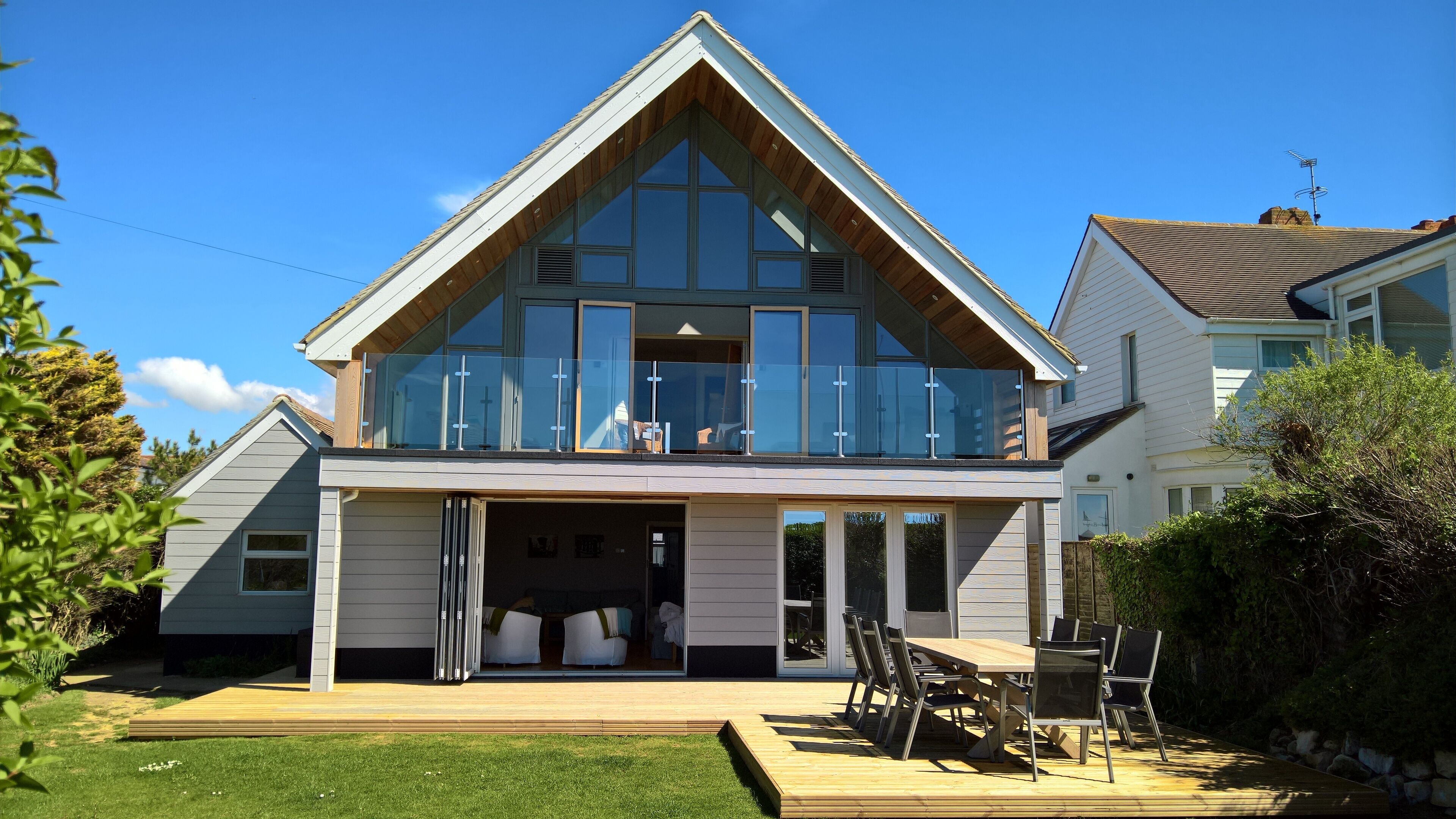 Elmer Beach Estate — architect designed beachfront home with glass balcony and sun deck